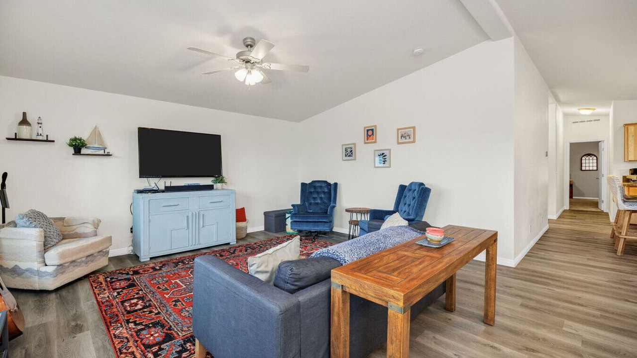 Photo of Livingroom in Sweetwater