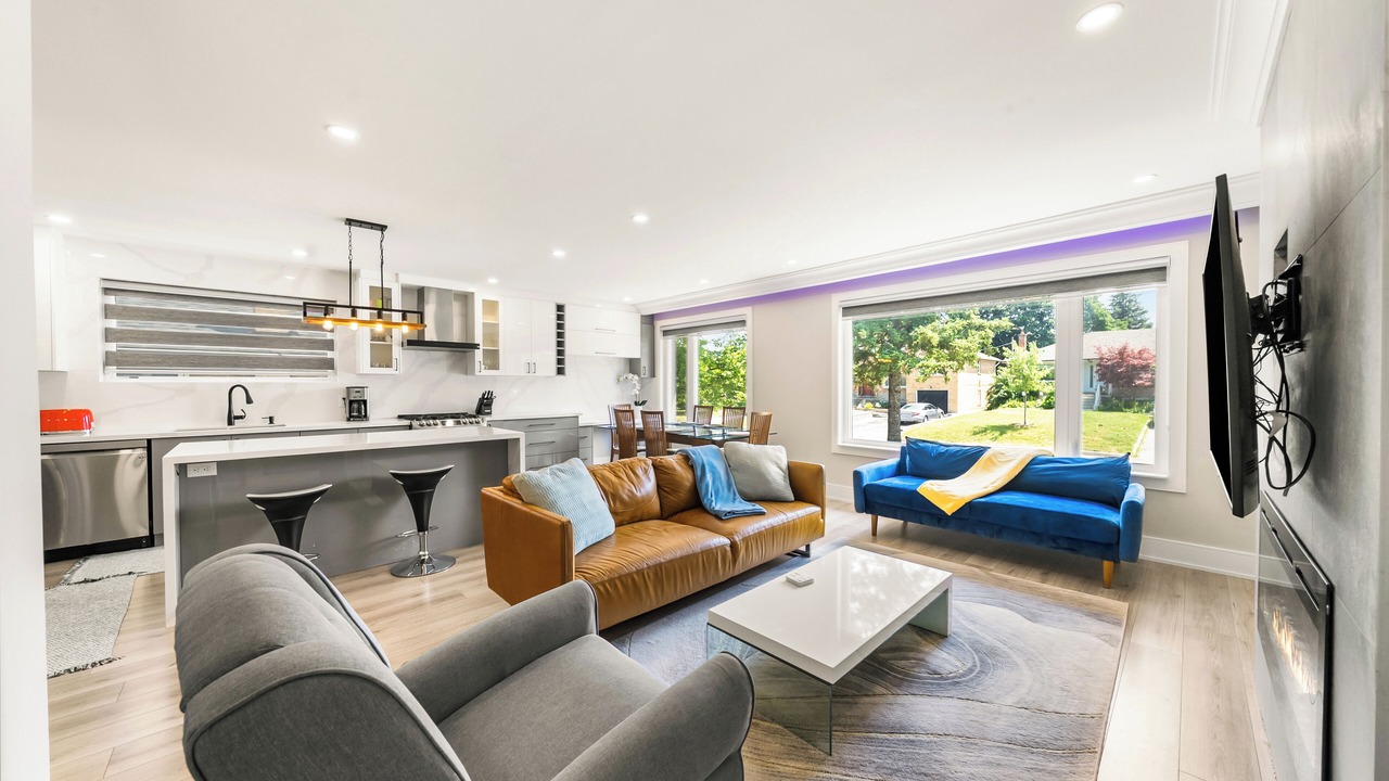 Photo of Livingroom in Newtonbrook