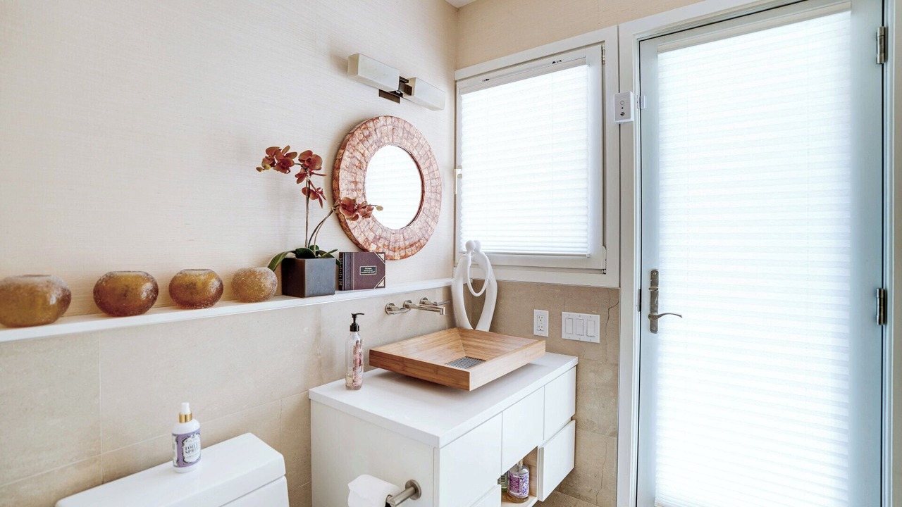 Photo of Bathroom in Wainscott Woods