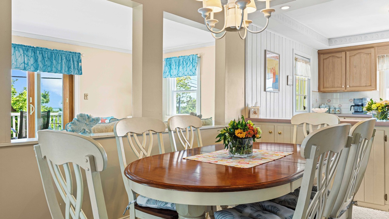 Photo of Livingroom in Westbrook Center