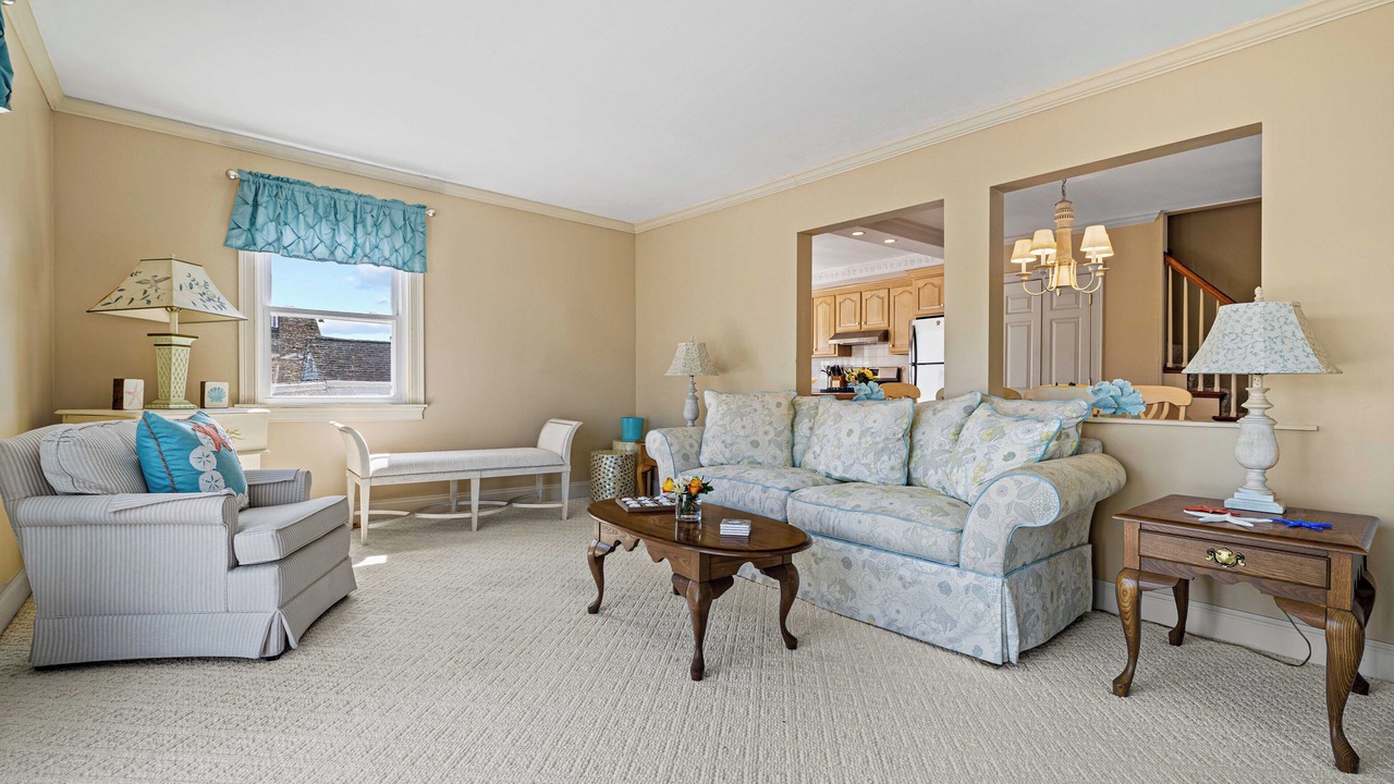Photo of Livingroom in Westbrook Center