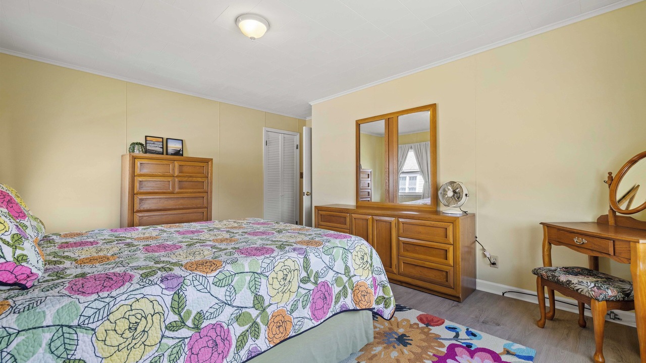 Photo of Bedroom in Westbrook Center