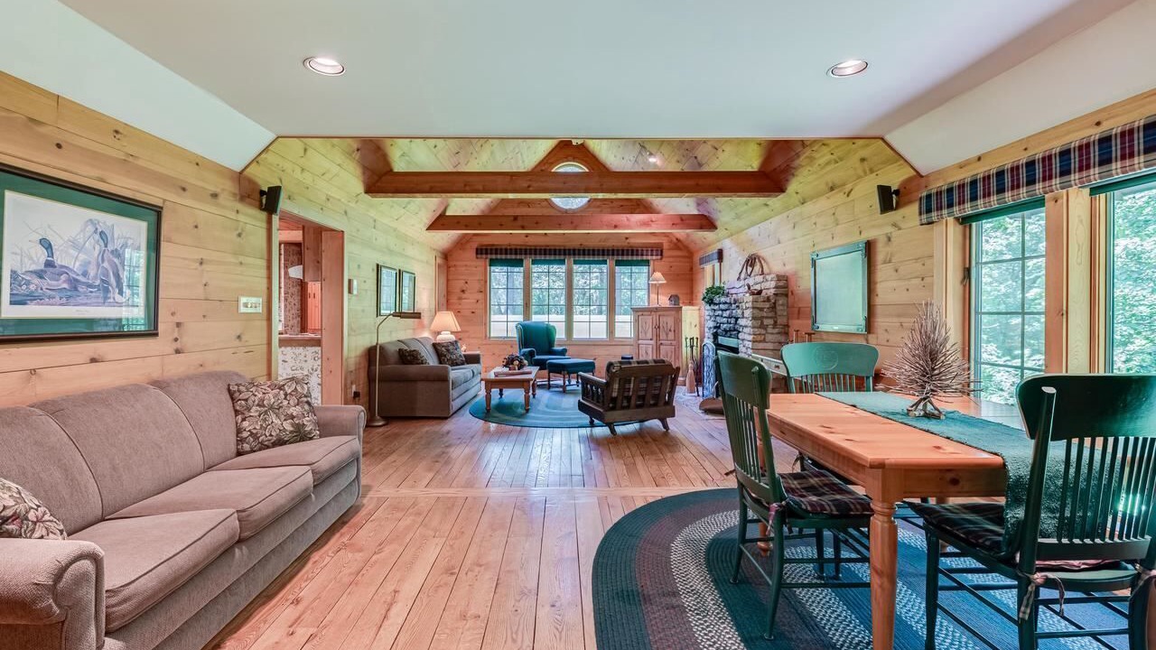Photo of Livingroom in East Troy