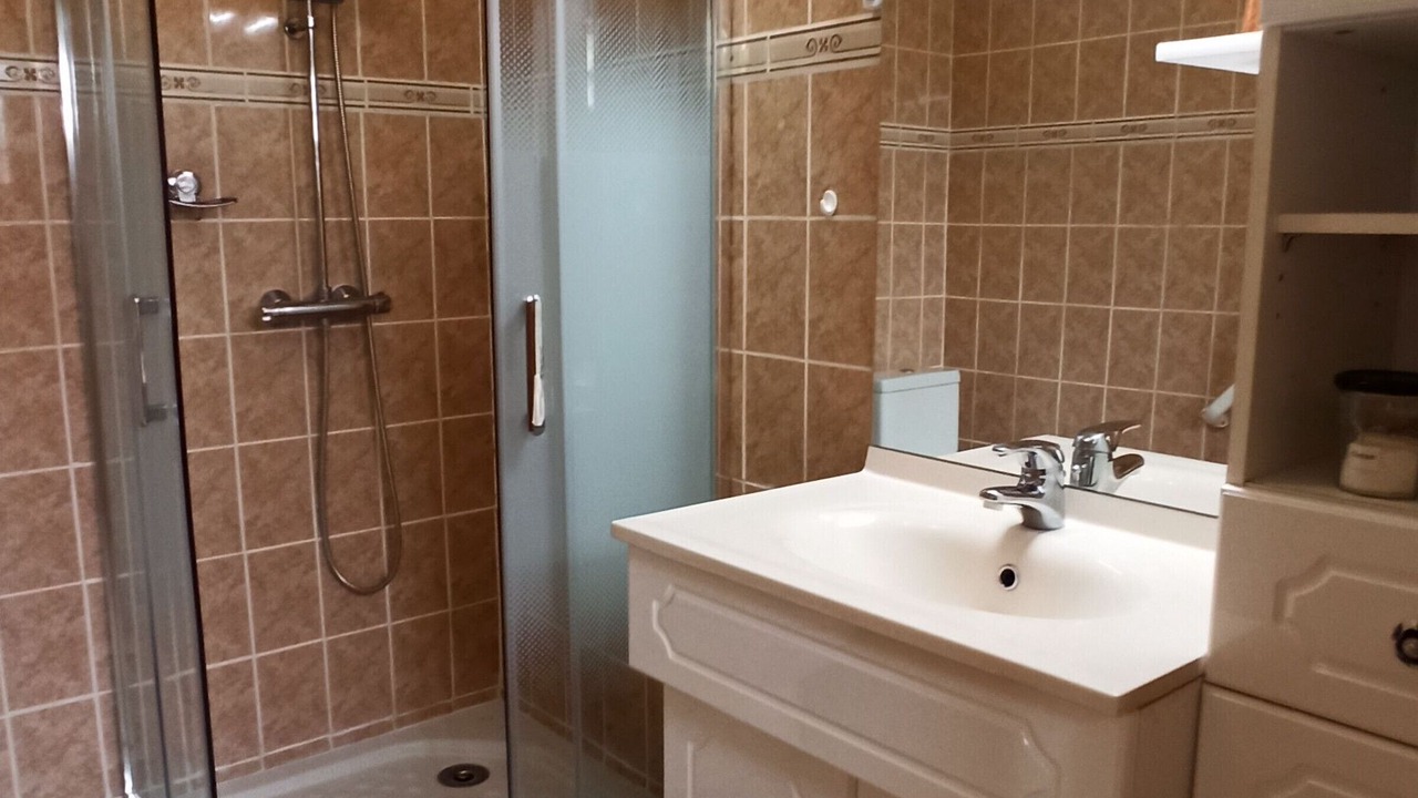 Photo of Bathroom in Saran
