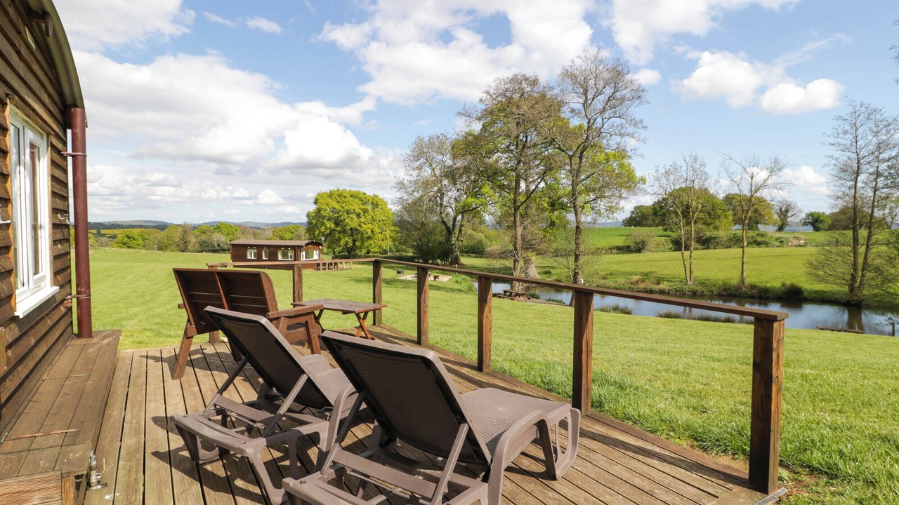 Photo of Patio Balcony in Llanvair Kilgeddin