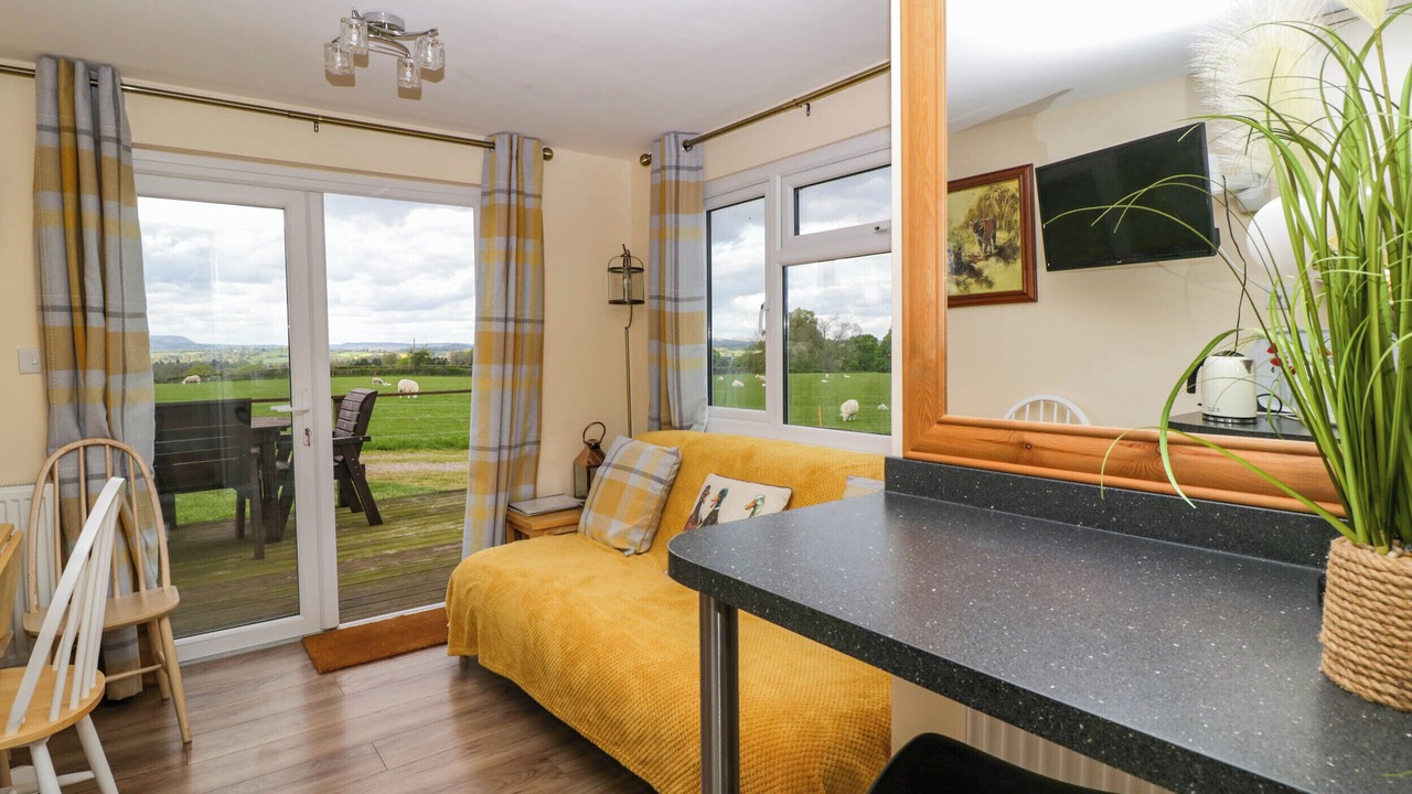 Photo of Livingroom in Llanvair Kilgeddin