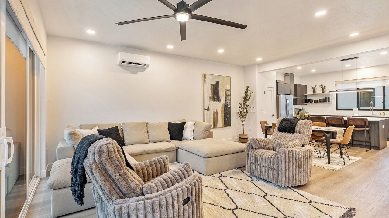 Photo of Livingroom in Millcreek