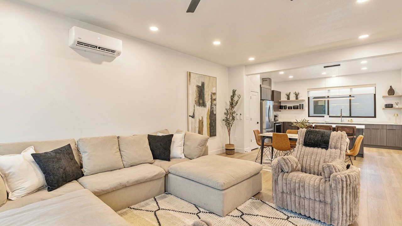 Photo of Livingroom in Millcreek