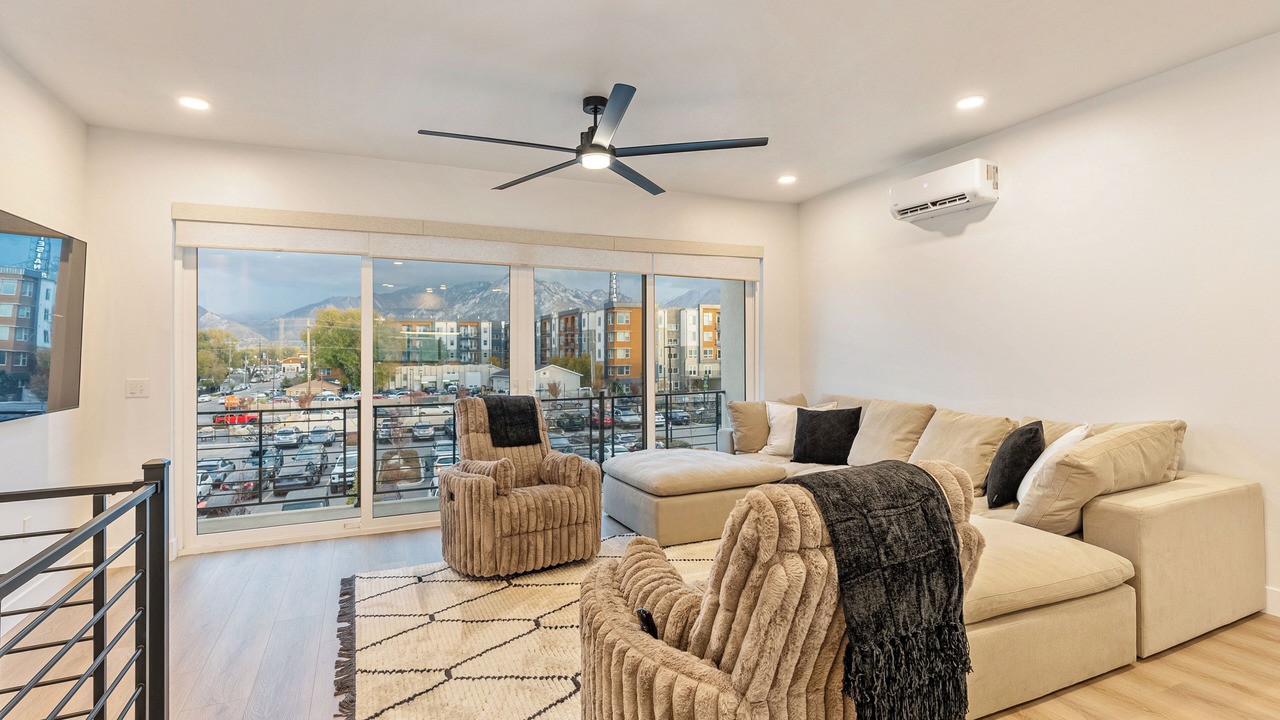 Photo of Livingroom in Millcreek