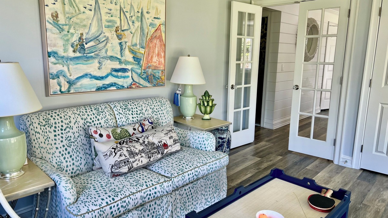 Photo of Livingroom in Silver Beach
