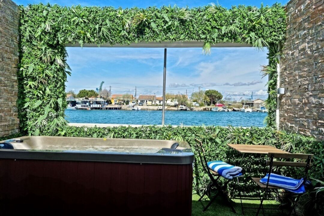 Photo of Outdoor in Port-Saint-Louis-du-Rhone