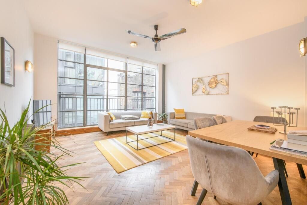 Photo of Livingroom in Fitzrovia