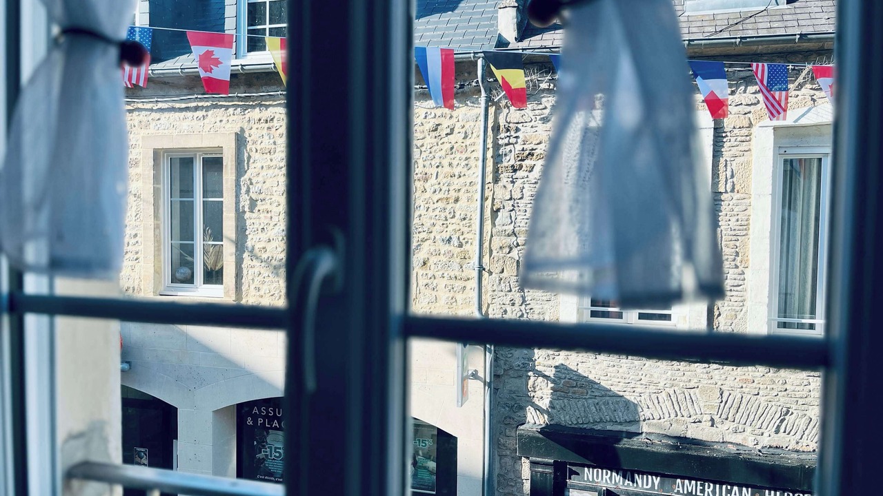 Photo of Others in Carentan