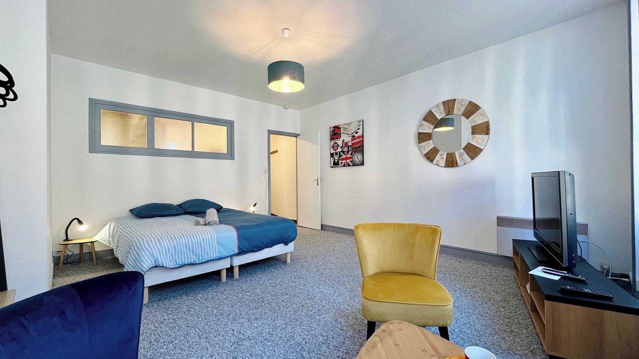 Photo of Bedroom in Carentan