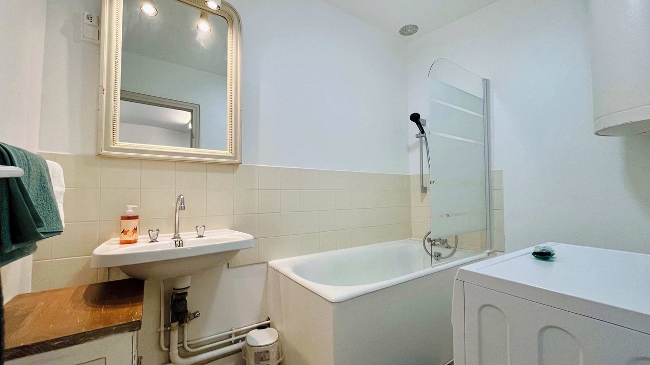 Photo of Bathroom in Carentan