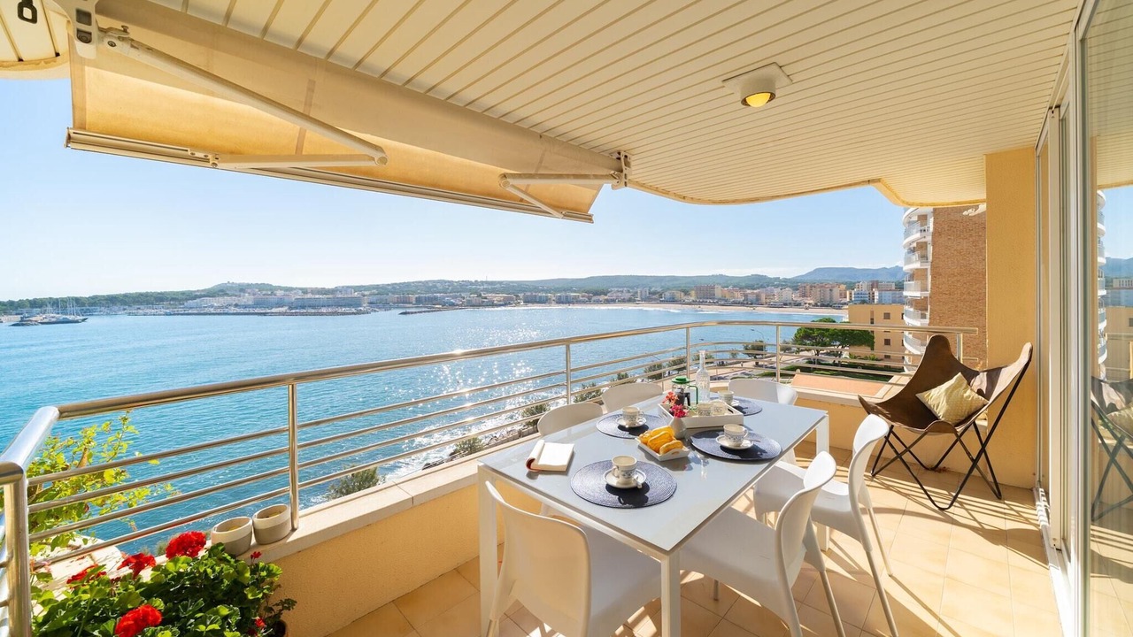 Photo of Patio Balcony in L'Escala