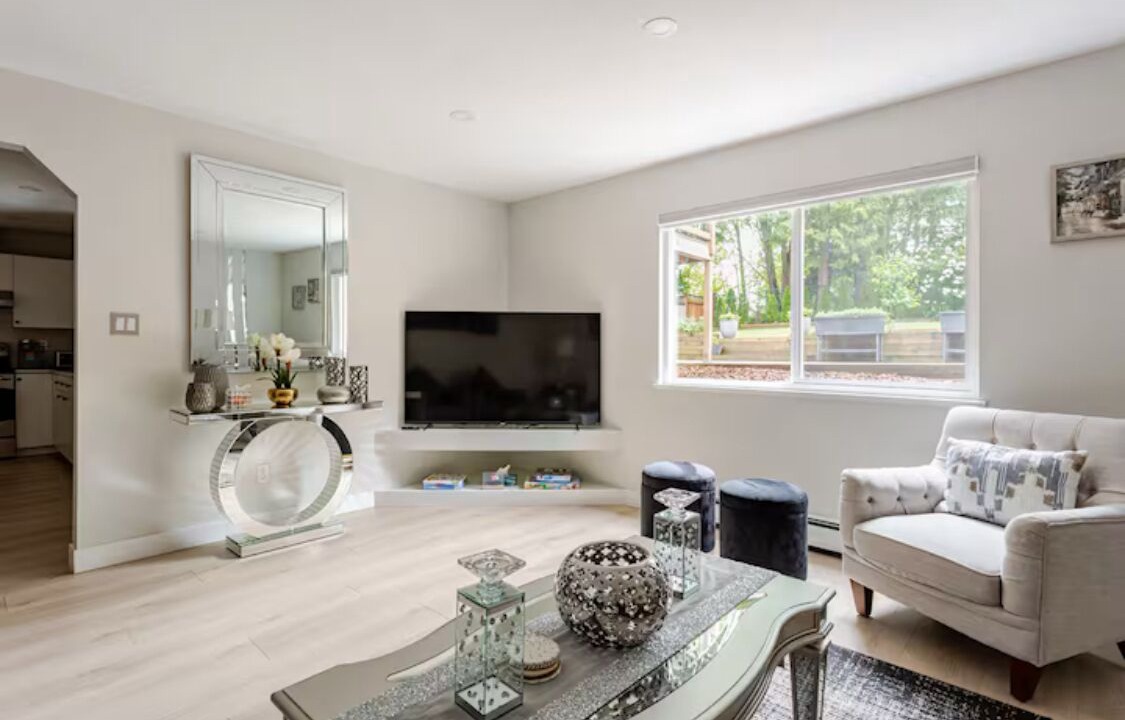 Photo of Livingroom in Burke Mountain