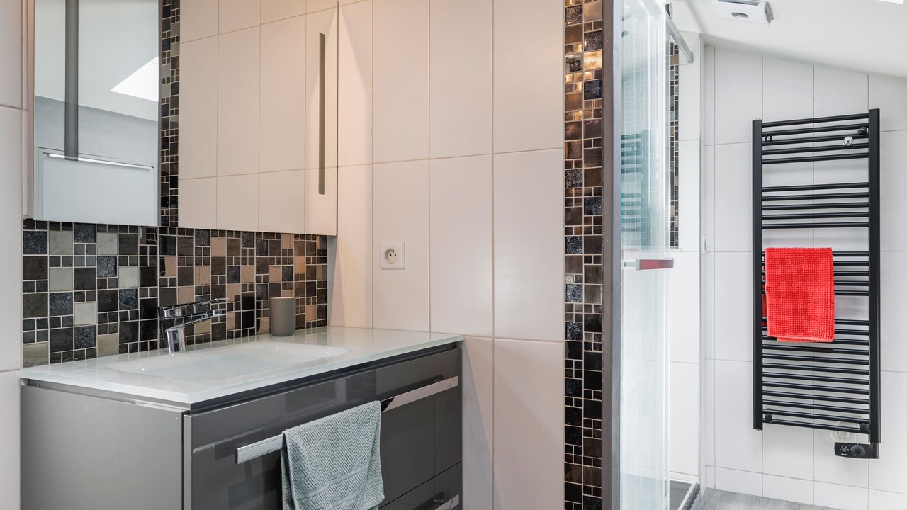 Photo of Bathroom in Saint-Andre-de-Cubzac
