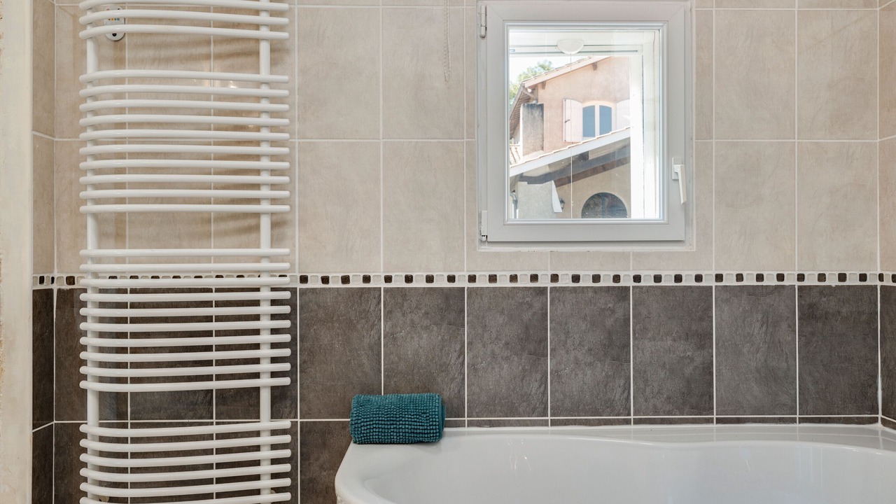 Photo of Bathroom in Saint-Andre-de-Cubzac