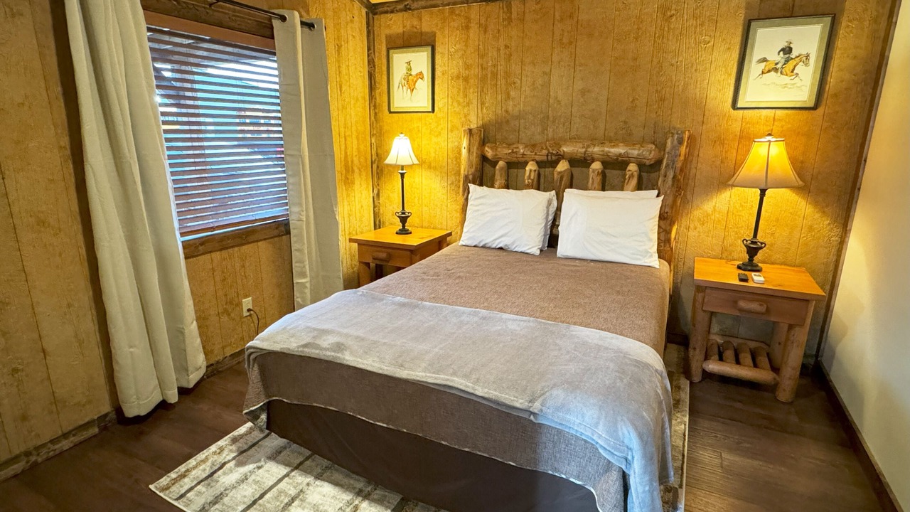 Photo of Bedroom in Nelsonville