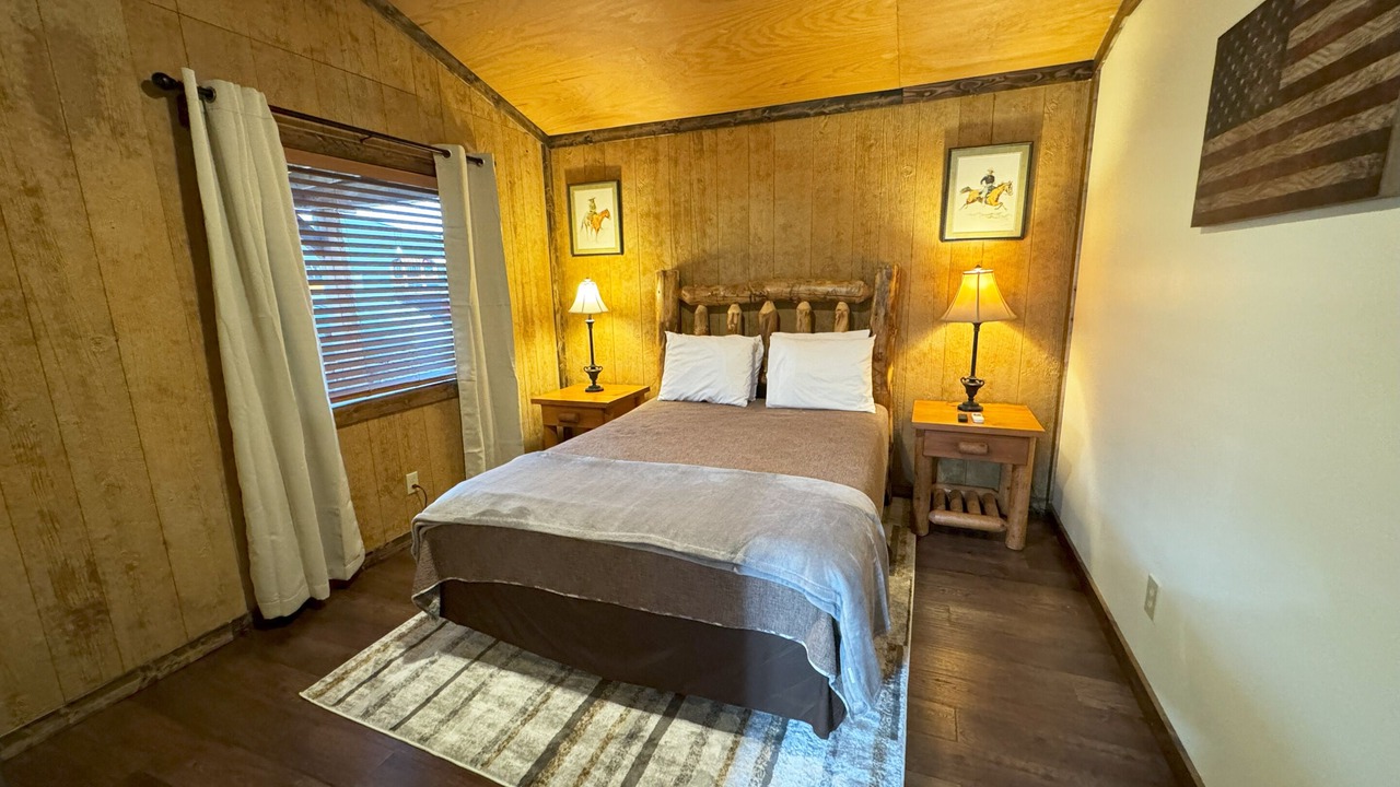 Photo of Bedroom in Nelsonville