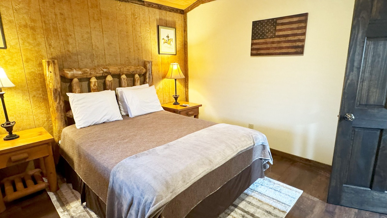 Photo of Bedroom in Nelsonville