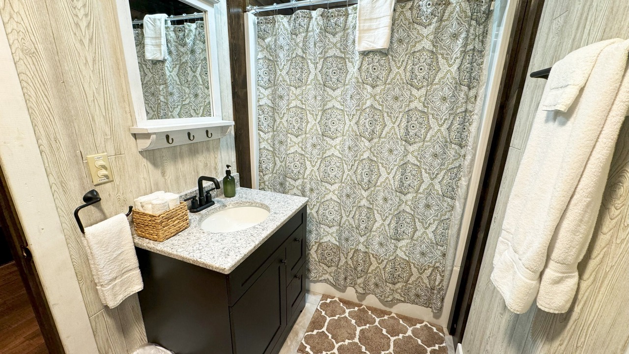 Photo of Bathroom in Nelsonville