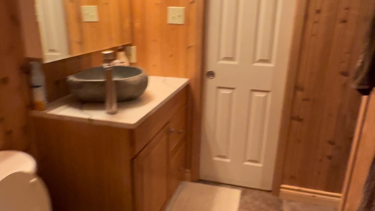 Photo of Bathroom in Armour
