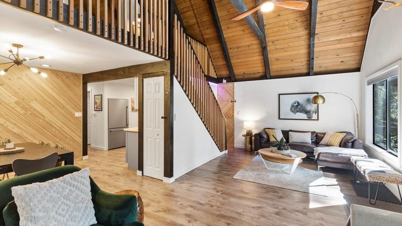 Photo of Livingroom in Skykomish