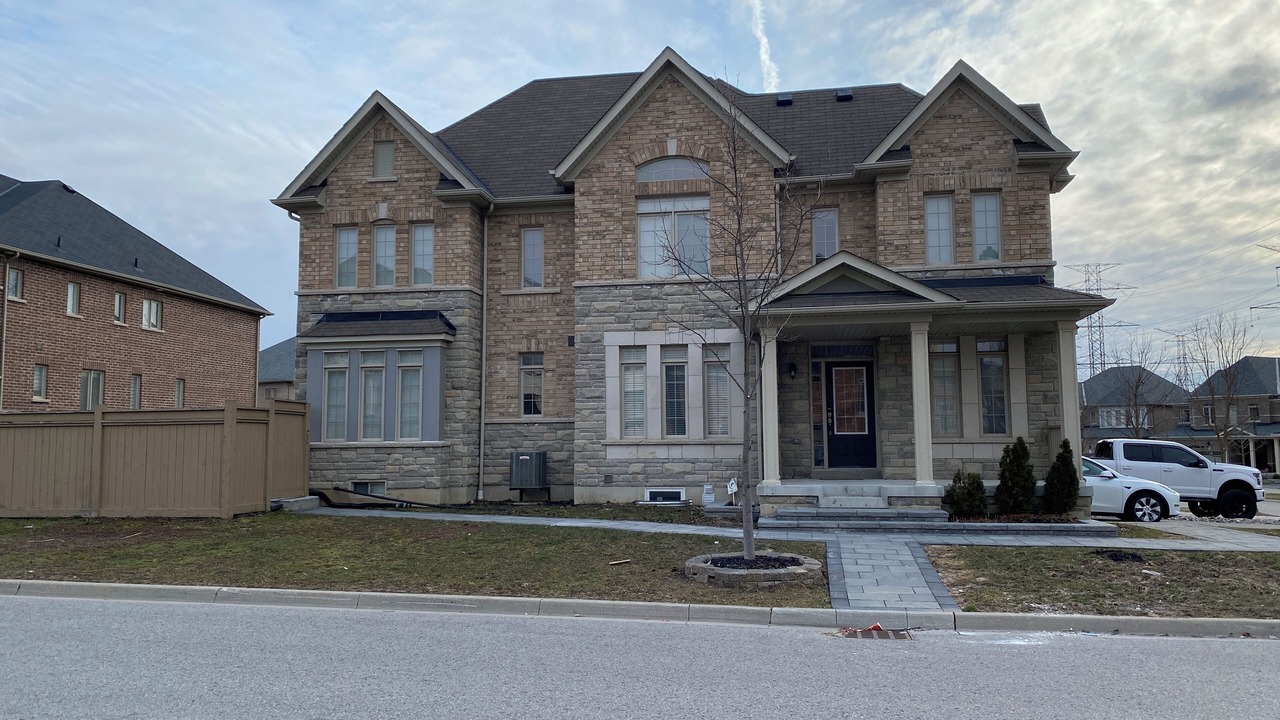 Photo of Others in Ajax