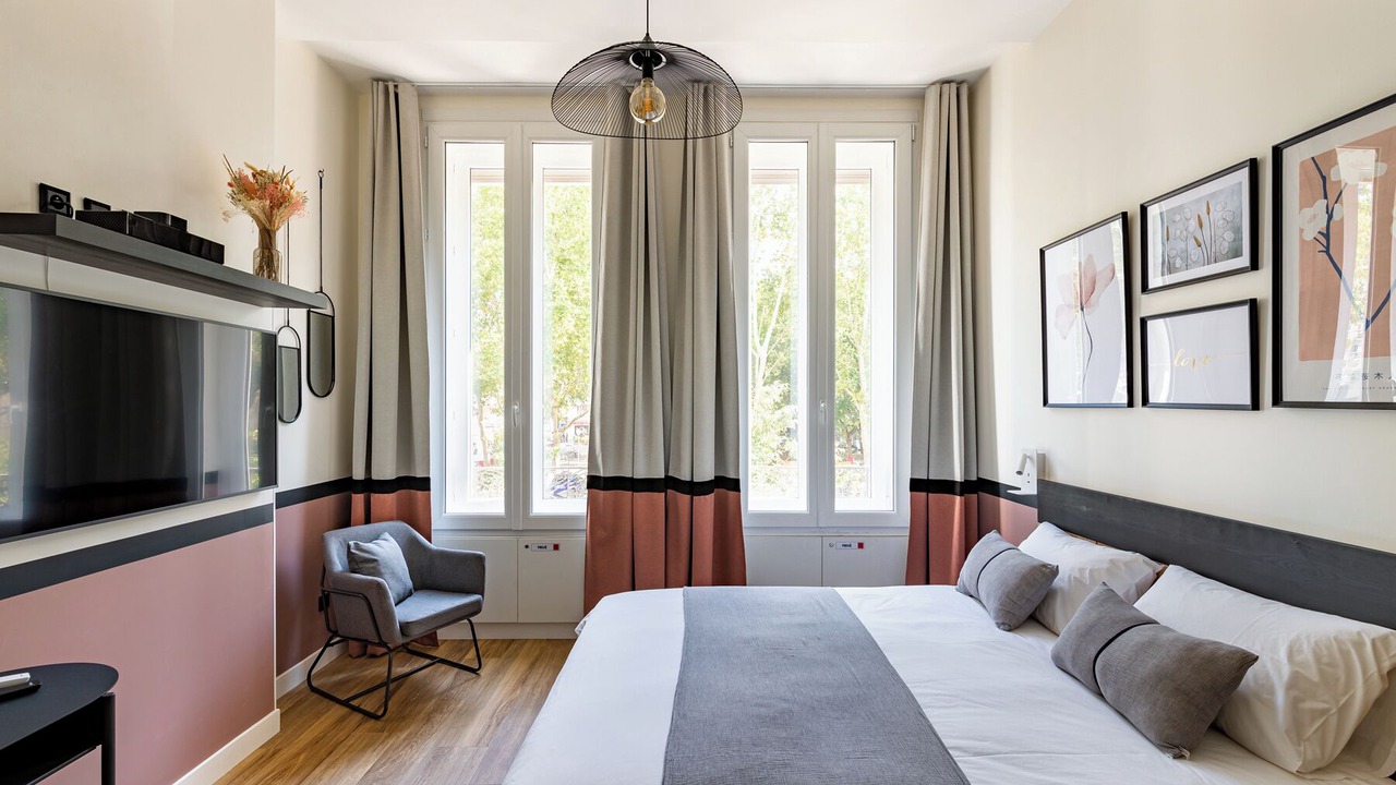 Photo of Bedroom in Voltaire - Saint Amour