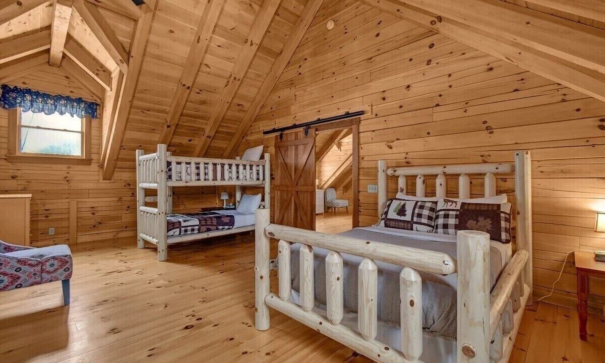 Photo of Bedroom in Laurelville