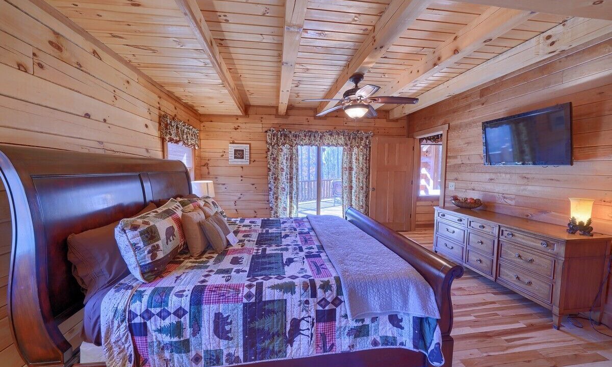 Photo of Bedroom in Laurelville