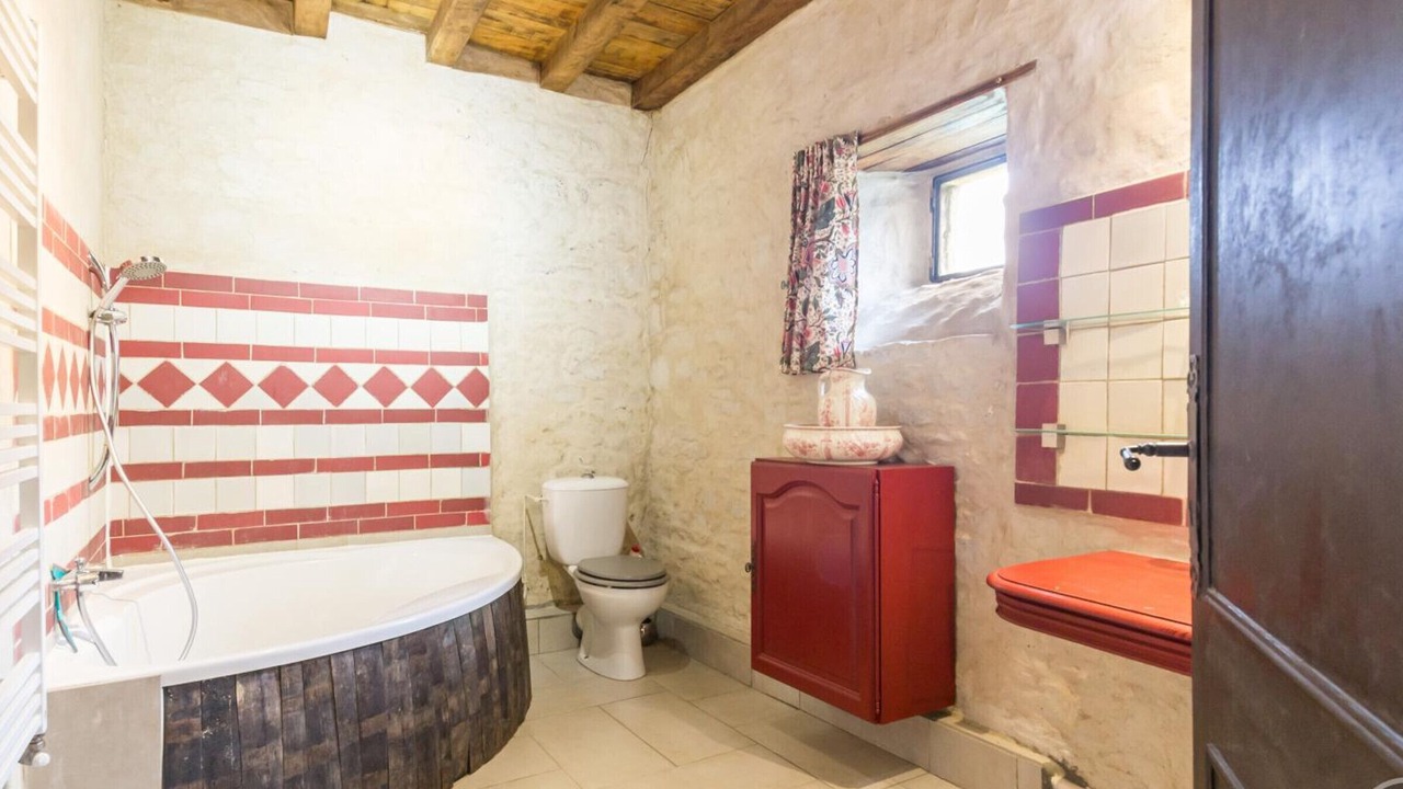 Photo of Bathroom in Saint-Lo-d'Ourville