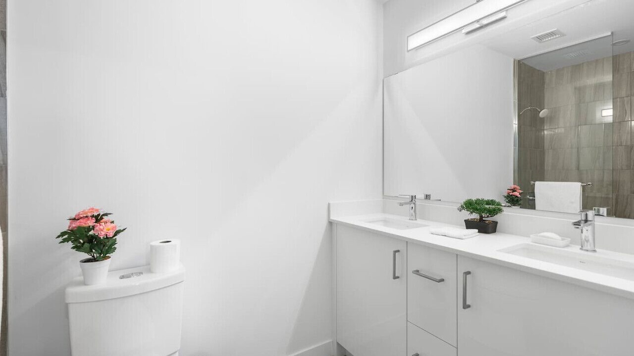 Photo of Bathroom in Niagara Falls