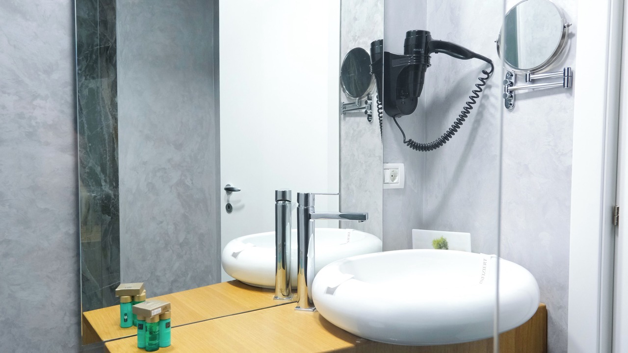 Photo of Bathroom in Mamaia-Sat