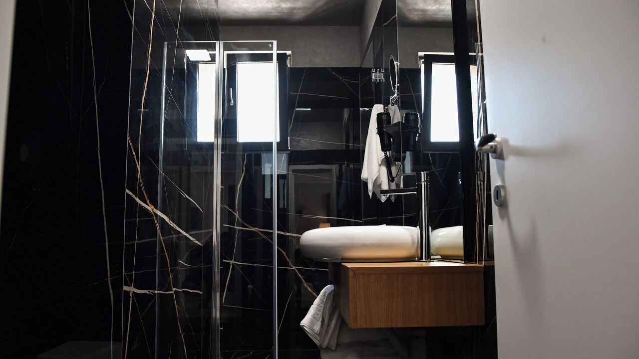 Photo of Bathroom in Mamaia-Sat