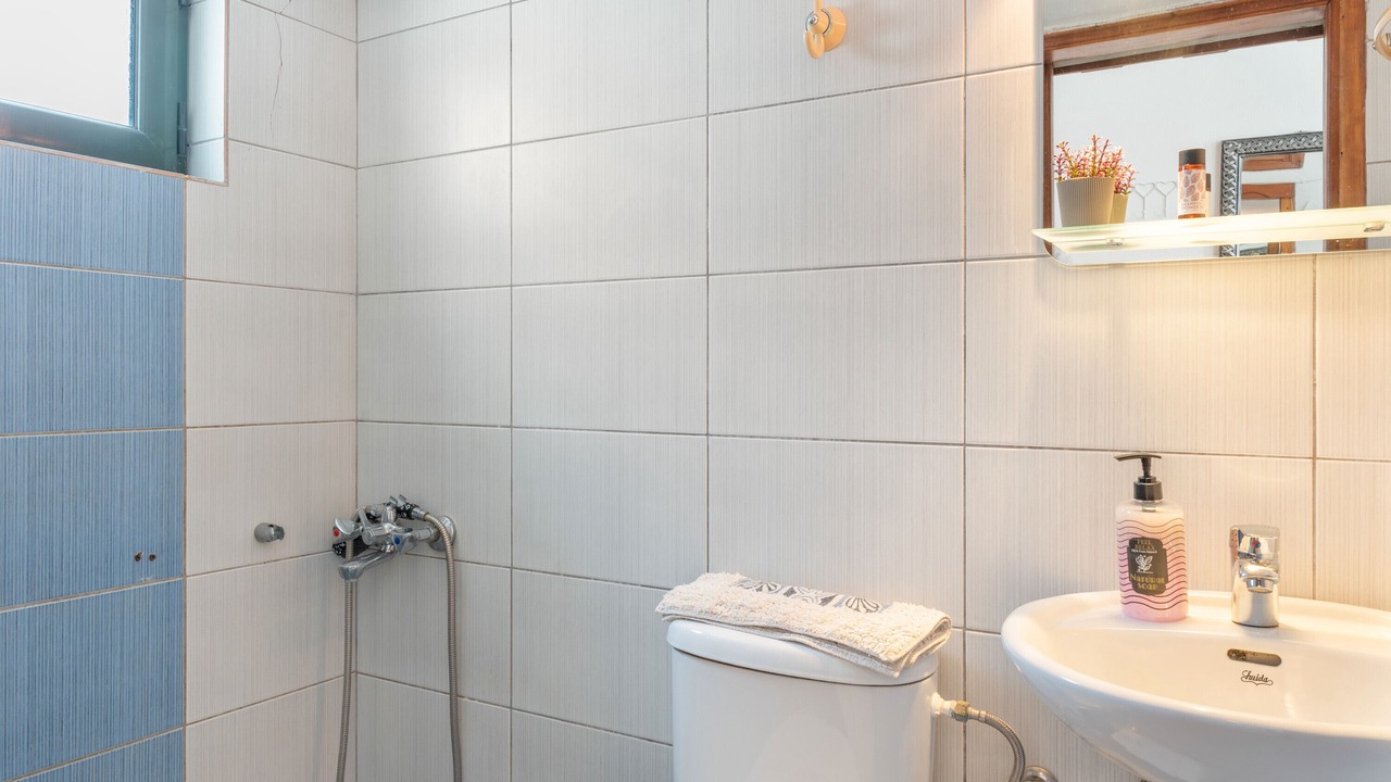 Photo of Bathroom in Merichas