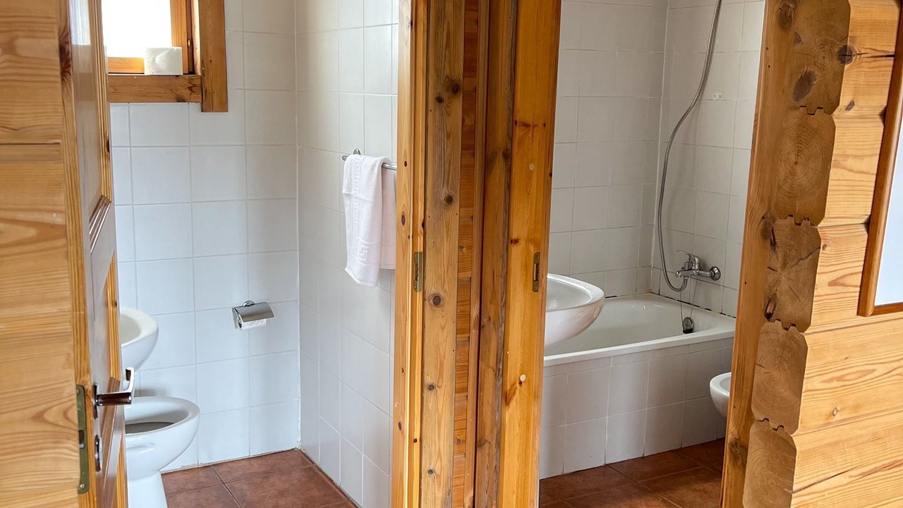Photo of Bathroom in Penhas da Saude