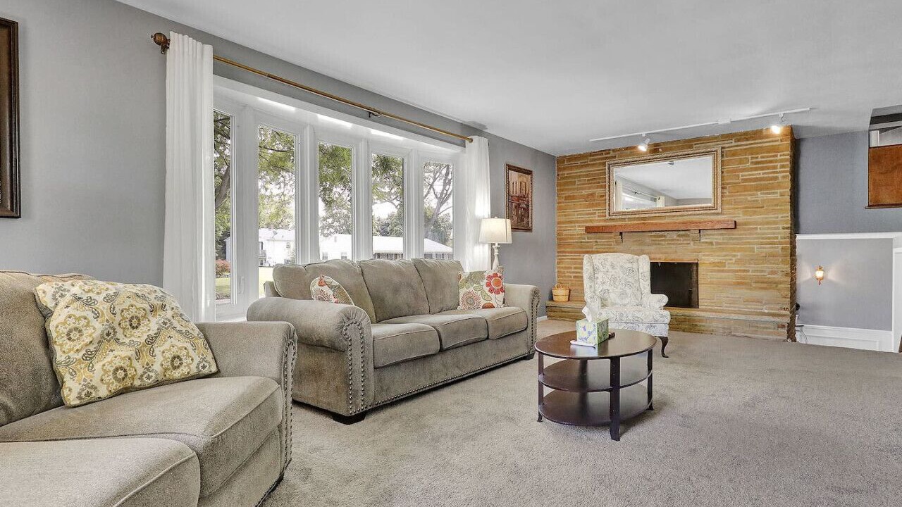 Photo of Livingroom in East Lansing