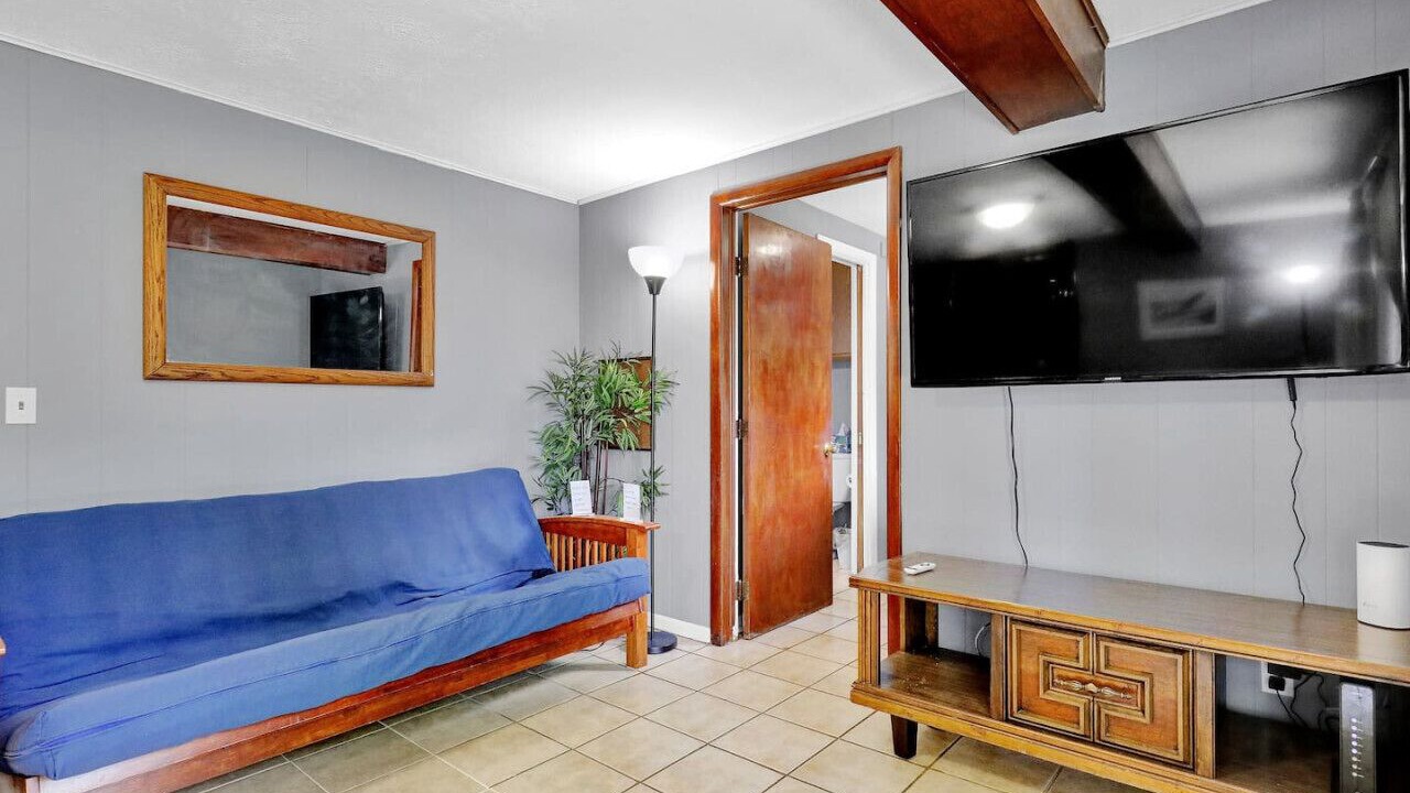 Photo of Livingroom in East Lansing