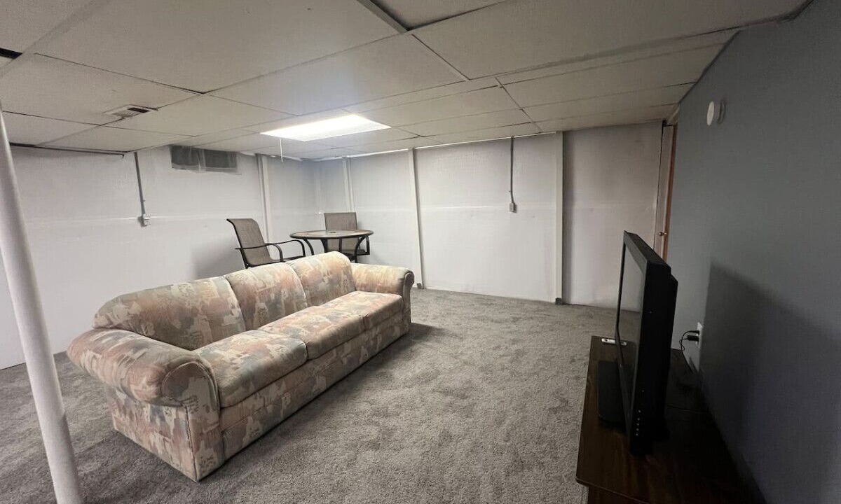 Photo of Livingroom in East Lansing