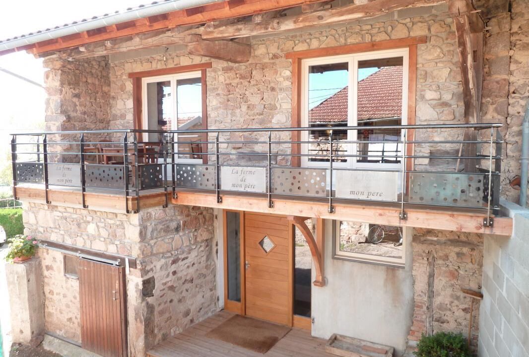 Photo of Outdoor in Matour