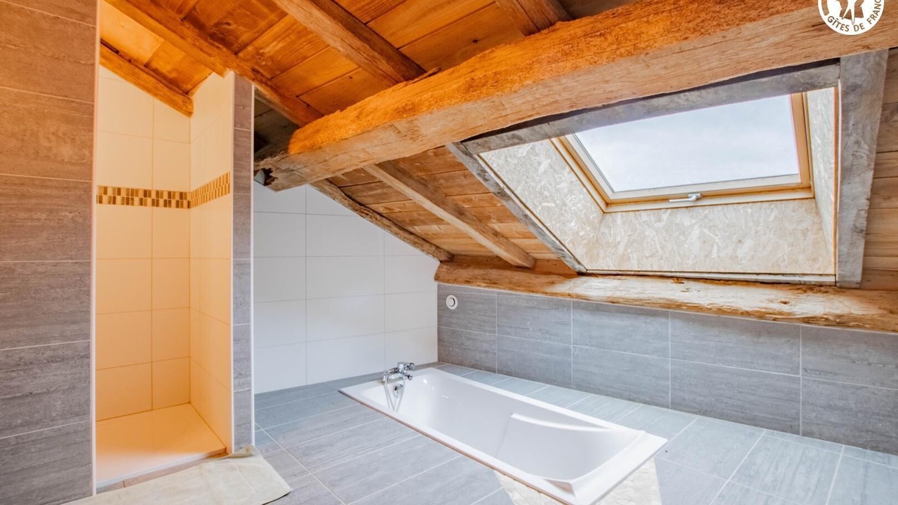 Photo of Bathroom in Matour