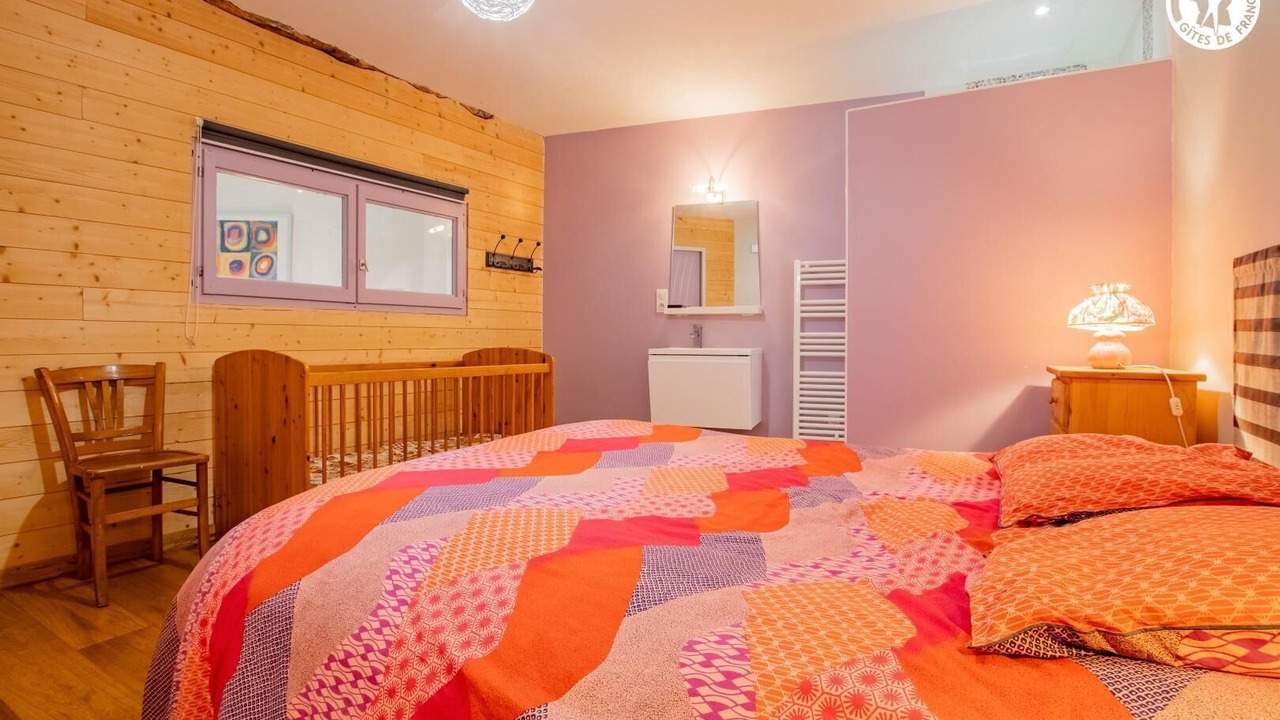Photo of Bedroom in Matour