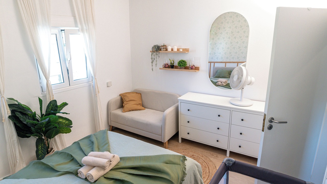 Photo of Bedroom in Linda-a-Velha