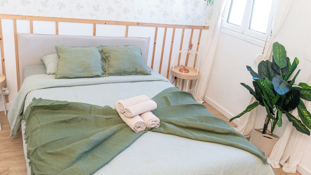 Photo of Bedroom in Linda-a-Velha
