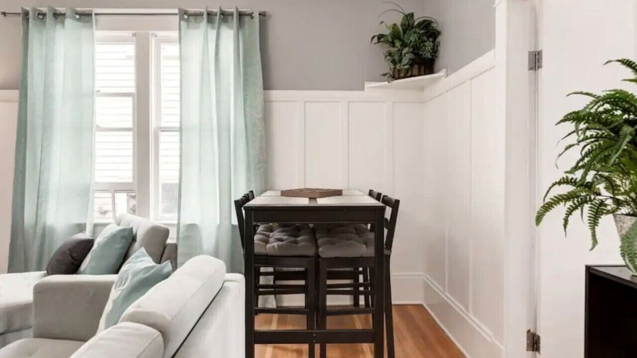 Photo of Livingroom in Bankview