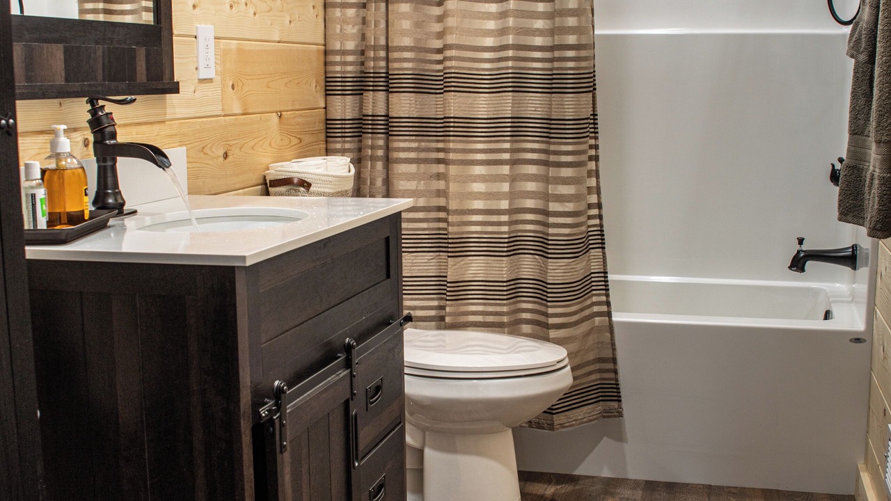 Photo of Bathroom in Simpson