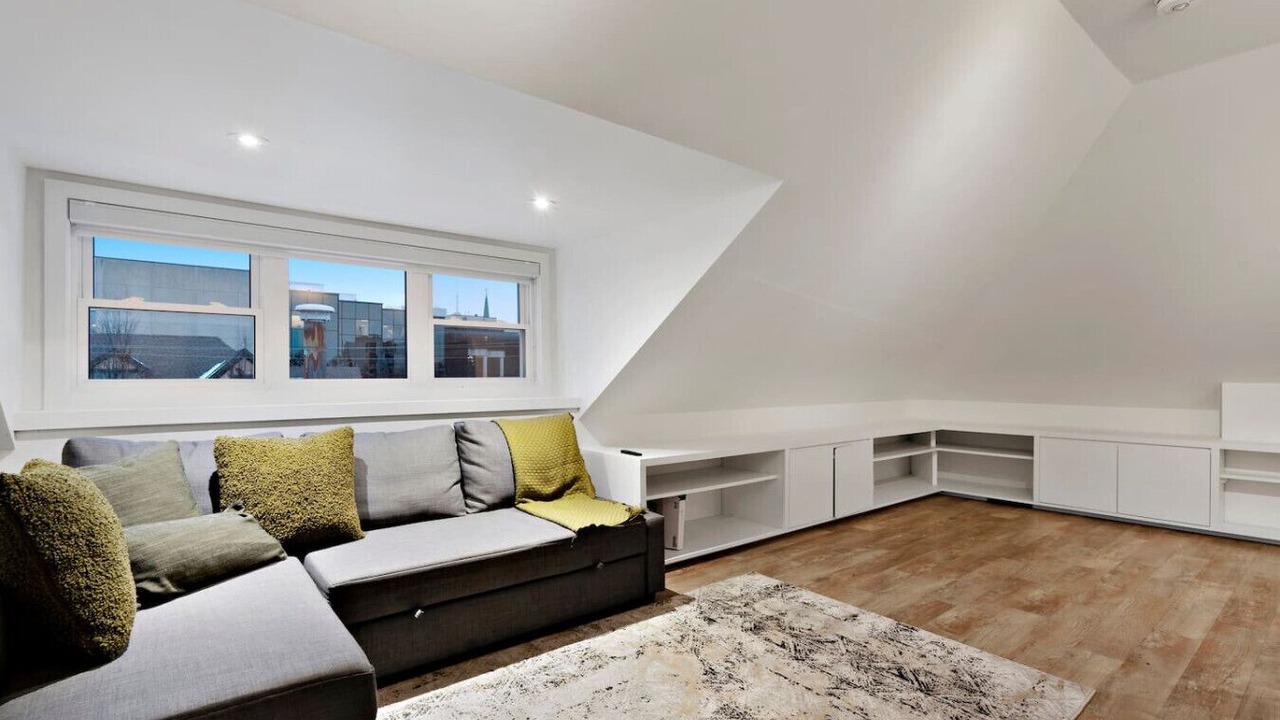 Photo of Livingroom in Downtown